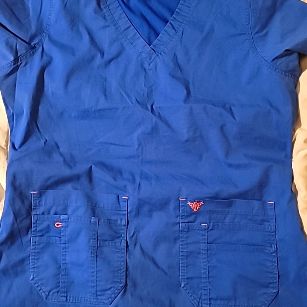 Couture scrub top large blue